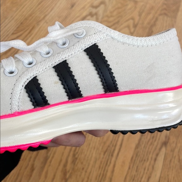 White and Pink Sneakers with Sporty Low-Top Design - Picture 10 of 13